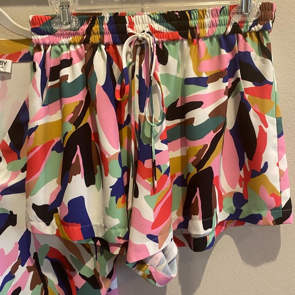 Crosby by Mollie Bunch Martha Tunic, Sunset Palms- Small top, Medium Shorts - Picture 6 of 7